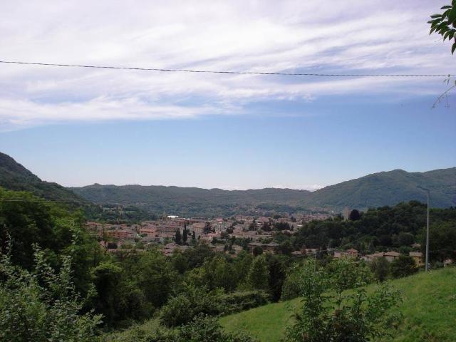 Rustico in vendita a Caprino Bergamasco, Lombardia