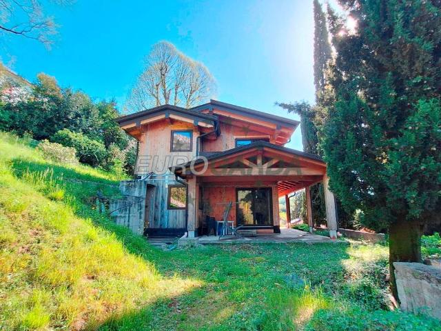 Villa Indipendente in vendita a Renzon, Caprino Veronese