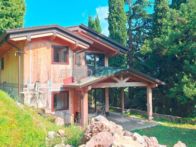 Villa Indipendente in vendita a Renzon, Caprino Veronese