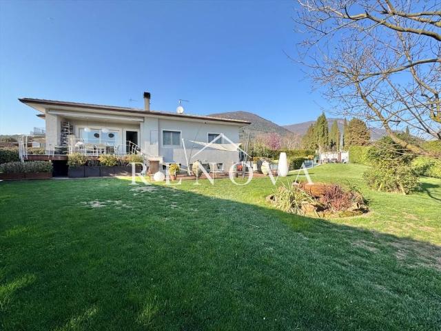 Villa Indipendente in vendita a Rubiana, Caprino Veronese