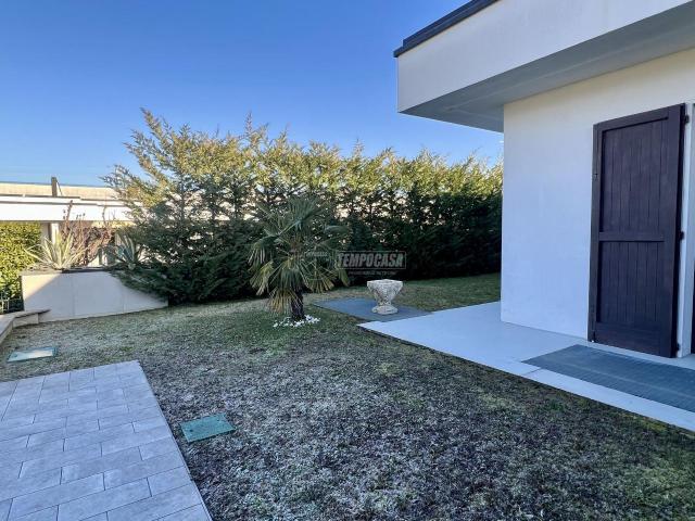 Villa Indipendente in vendita a Pirlotti, Capriolo