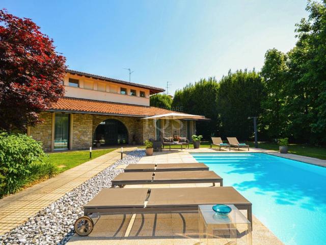 Villa Indipendente in vendita a Pirlotti, Capriolo