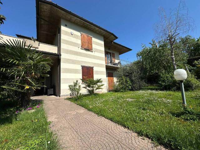 Villa Indipendente in vendita a Capriolo, Lombardia