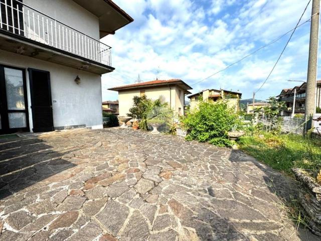 Villa Indipendente in vendita a Pirlotti, Capriolo