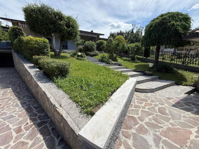Villa Indipendente in vendita a Pirlotti, Capriolo