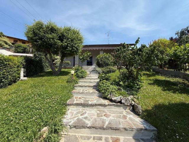 Villa Indipendente in vendita a Pirlotti, Capriolo
