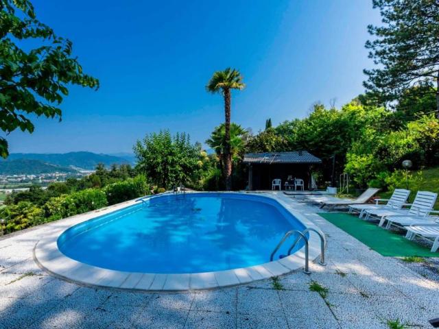 Villa Indipendente in vendita a Pirlotti, Capriolo
