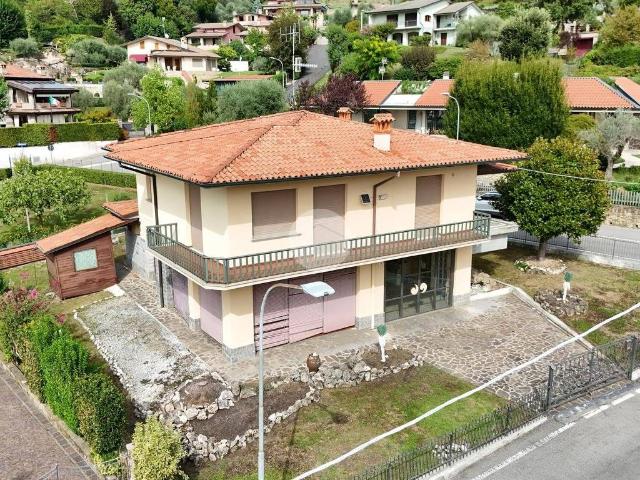 Villa Indipendente in vendita a Pirlotti, Capriolo