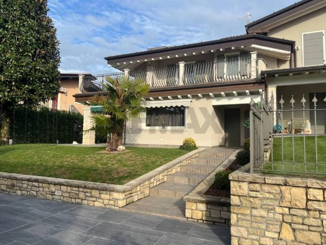 Villa Indipendente in vendita a Le Case, Capriolo