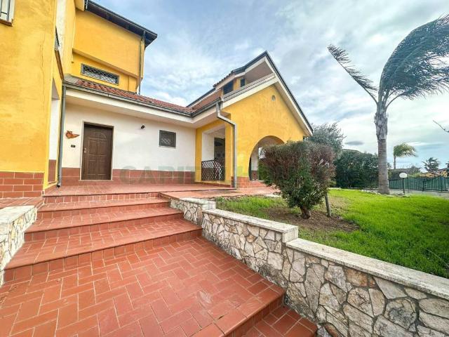 Villa Indipendente in vendita a Capua, Campania