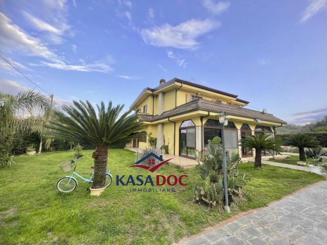 Villa Indipendente in vendita a Calabria, Catanzaro