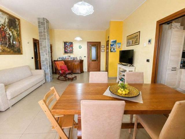 Villa Indipendente in vendita a Caramagna Piemonte, Cuneo
