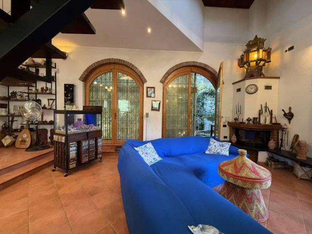 Villa Indipendente in vendita a Carasco, Liguria