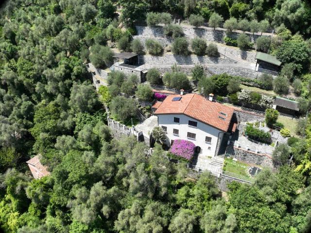 Villa Indipendente in vendita a Carasco, Liguria