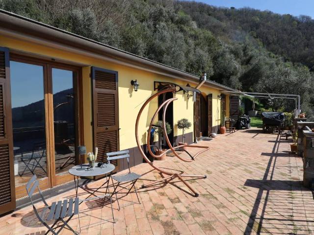 Villa Indipendente in vendita a Carasco, Liguria