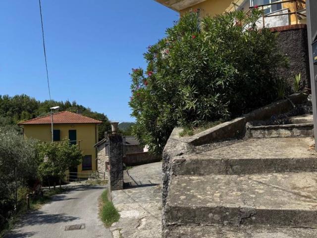 Villa Indipendente in vendita a Carasco, Liguria