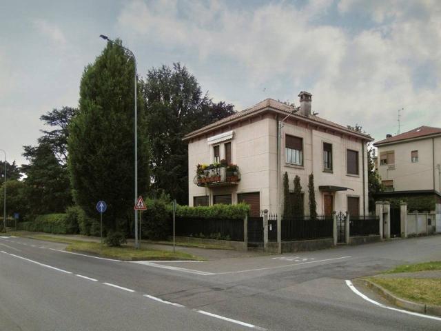 Villa Indipendente in vendita a Carate Brianza, Lombardia