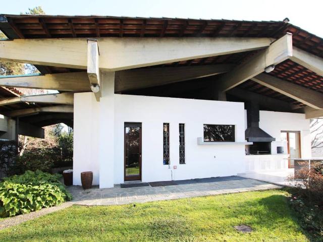 Villa Indipendente in vendita a Realdino, Carate Brianza