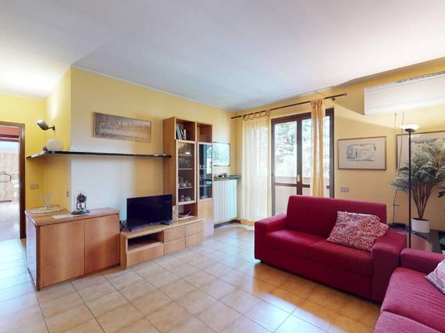 Villa Indipendente in vendita a Carate Brianza, Lombardia