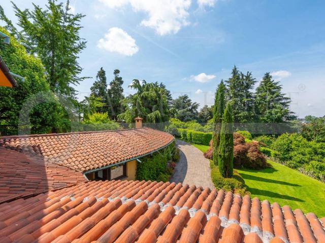 Villa Indipendente in vendita a Realdino, Carate Brianza