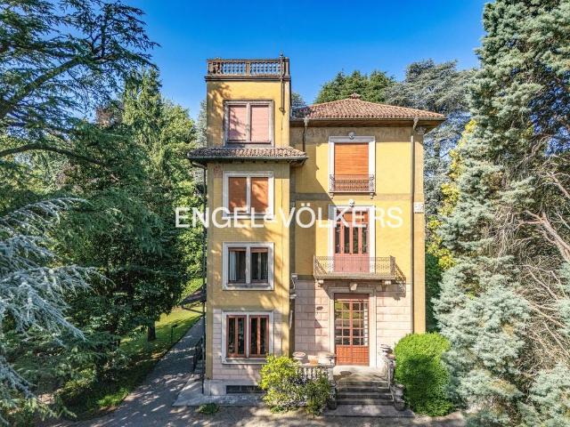 Villa Indipendente in vendita a Realdino, Carate Brianza
