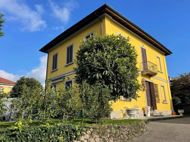 Villa Indipendente in vendita a Realdino, Carate Brianza