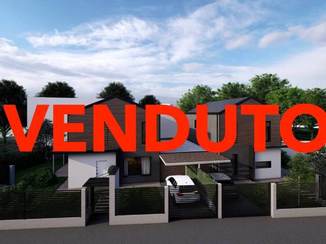Villa Indipendente in vendita a Carate Brianza, Lombardia