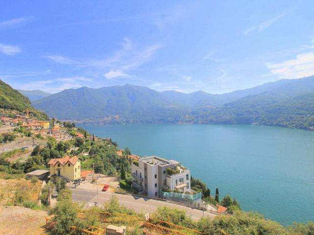 Villa Indipendente in vendita a Carate Urio, Como