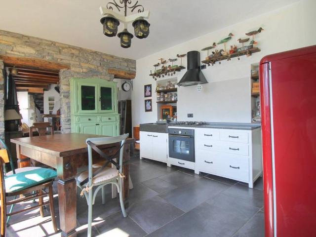 Villa Indipendente in vendita a Carate Urio, Lombardia