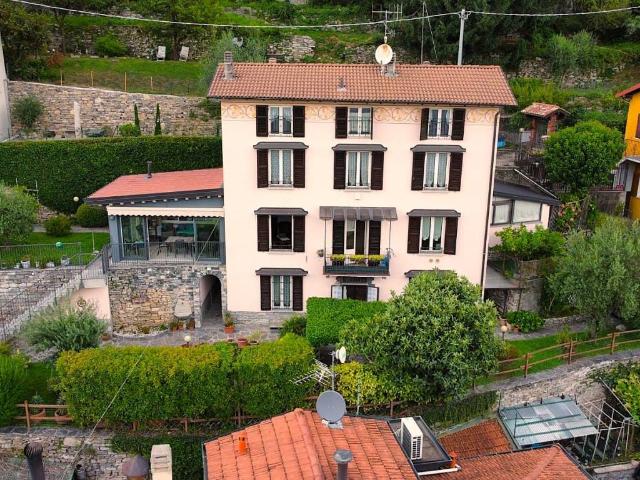 Villa Indipendente in vendita a Carate Urio, Como