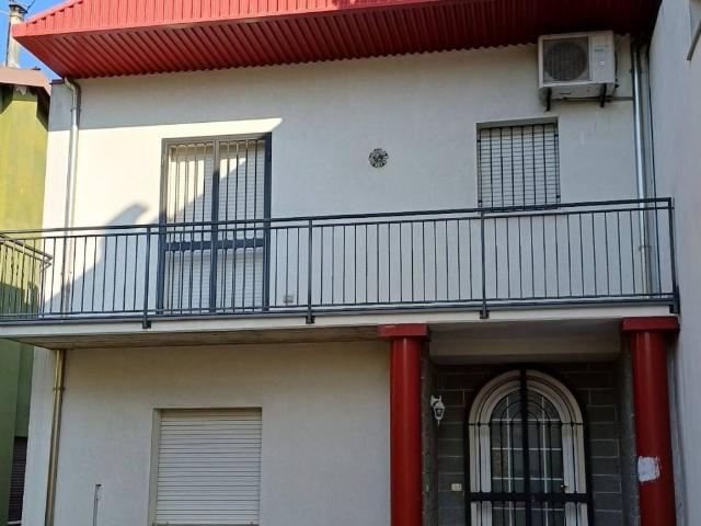 Villa Indipendente in vendita a Caravaggio, Lombardia