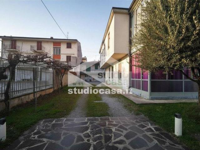 Villa Indipendente in vendita a Caravaggio, Lombardia