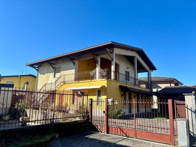 Villa Indipendente in vendita a Caravaggio, Lombardia