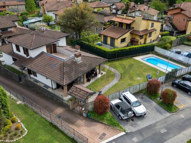 Villa Indipendente in vendita a Unione dei comuni del Medio Verbano, Caravate