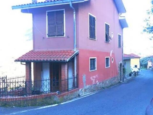 Villa Indipendente in vendita a Caravonica, Liguria