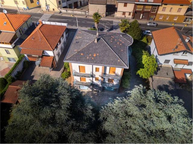 Villa Indipendente in vendita a Carbonate, Lombardia