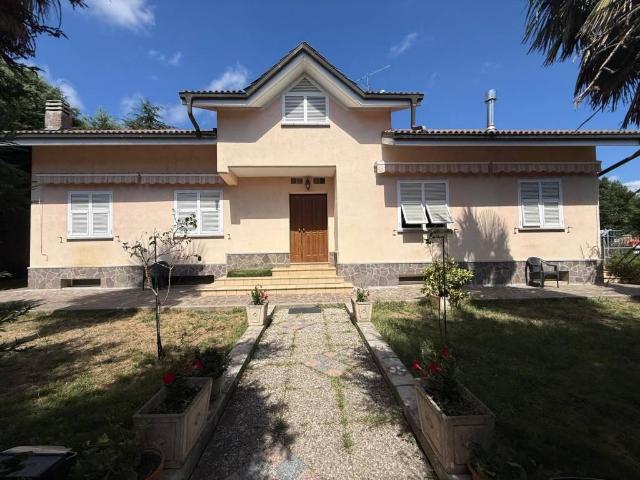 Villa Indipendente in vendita a Carcare, Liguria
