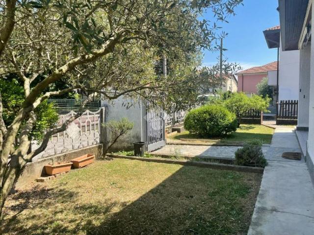 Villa Indipendente in vendita a Cuoricino, Cardano Al Campo