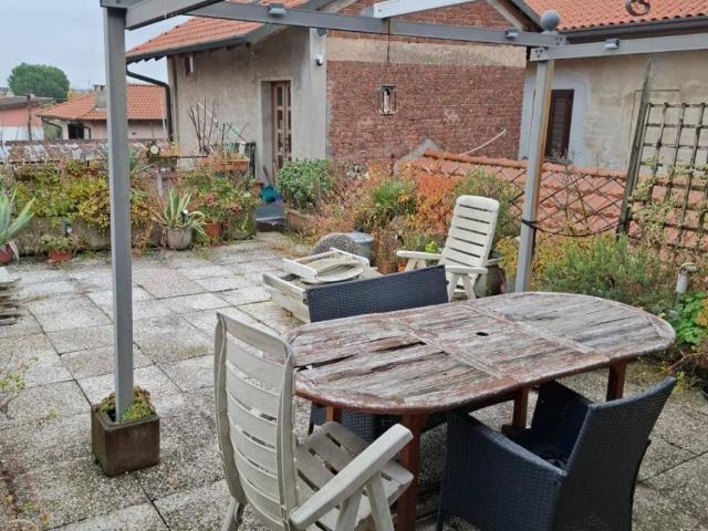 Villa Indipendente in vendita a Cardano al Campo, Varese