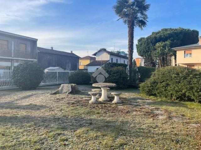 Villa Indipendente in vendita a Cuoricino, Cardano Al Campo