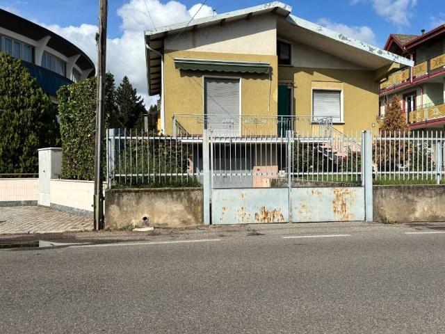 Villa Indipendente in vendita a Cuoricino, Cardano al Campo