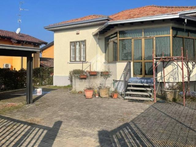 Villa Indipendente in vendita a Cuoricino, Cardano Al Campo