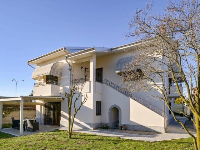 Villa Indipendente in vendita a Cuoricino, Cardano Al Campo
