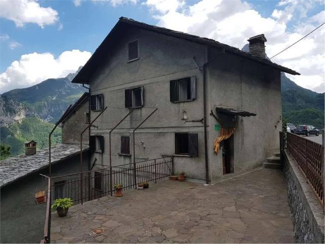 Villa Indipendente in vendita a Capanne, Careggine