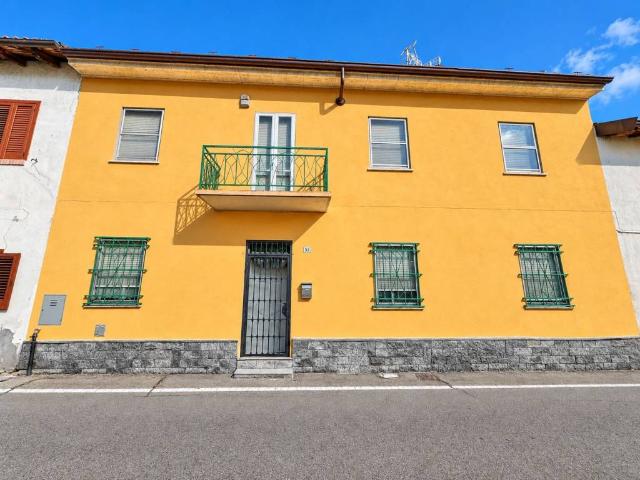 Villa Indipendente in vendita a Caresana, Vercelli