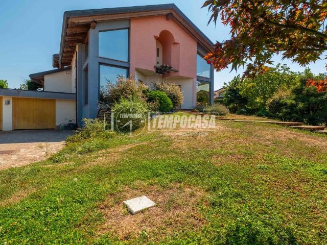 Villa Indipendente in vendita a Piemonte, Vercelli
