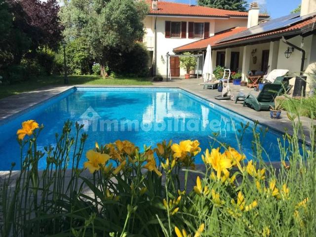 Villa Indipendente in vendita a Caresanablot, Vercelli
