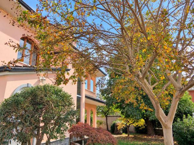 Villa Indipendente in vendita a Caresanablot, Vercelli
