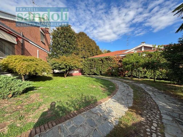 Villa Indipendente in vendita a Caresanablot, Vercelli