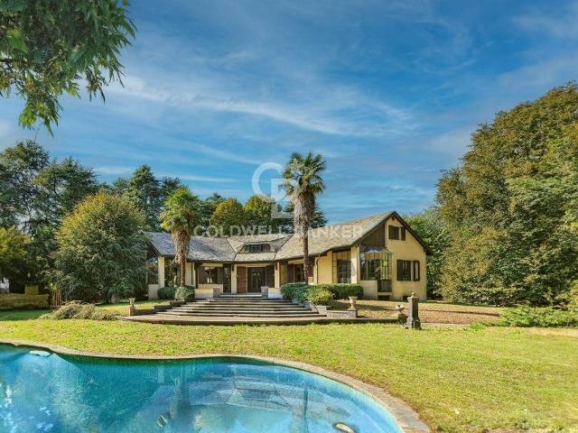 Casa in vendita a Carimate, Lombardia